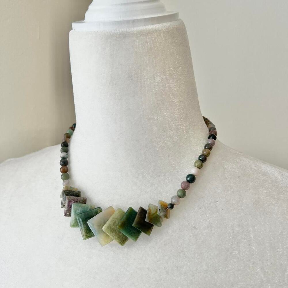 Chunky geometric green beaded necklace